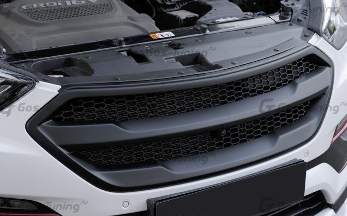 Установка решетки радиатора Hyundai Santa Fe DM Установка решетки радиатора Hyundai Santa Fe DM