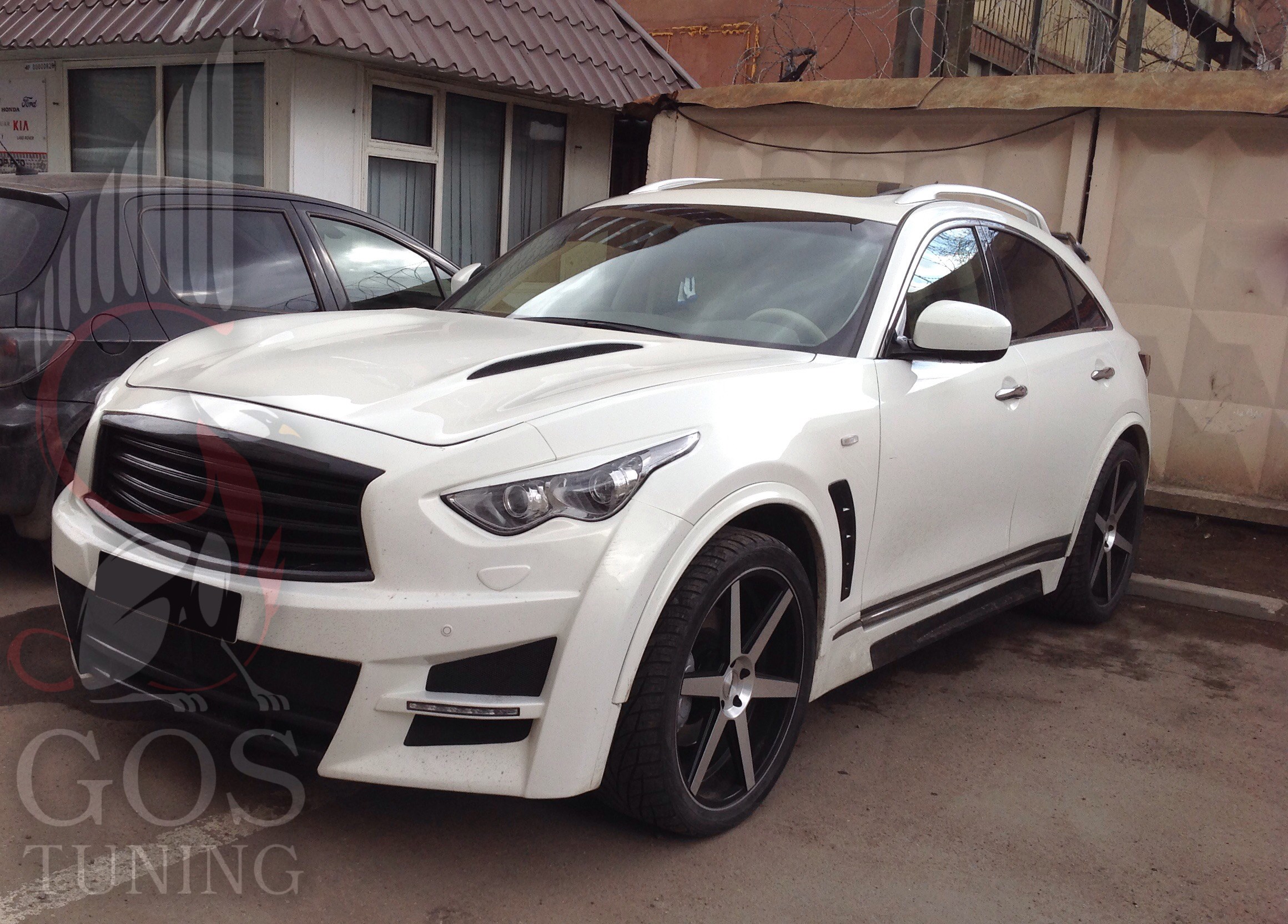 Инфинити qx70 черный дым