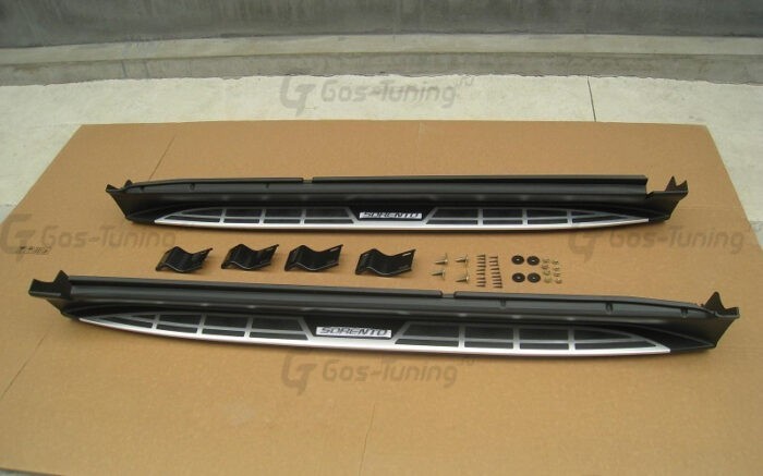 Комплект крепежей и  пороги для Киа Соренто ХМ с надписью "Sorento" Комплект крепежей и пороги для Киа Соренто ХМ с надписью "Sorento"